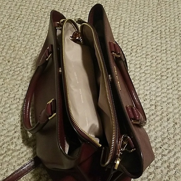 Michael Kors Crossbody - Picture 3 of 8